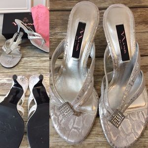 Nina silver Metallic Slides size 7.5